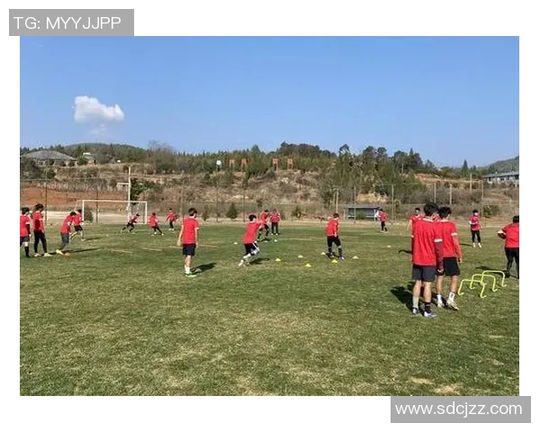 足球明星与家人共享温馨时光的美好瞬间与温暖回忆